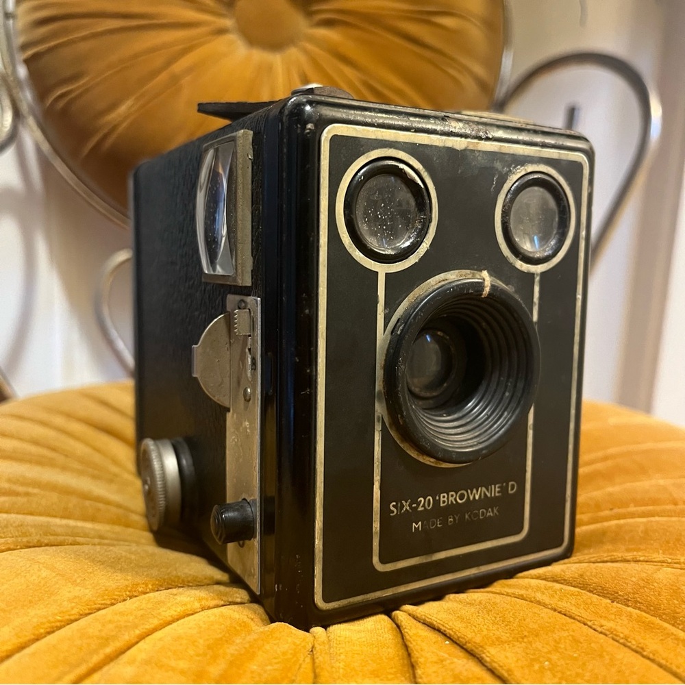 SIX-20 Brownie D Made By Kodak Vintage 40s Prop Camera Decor Ornamental Retro